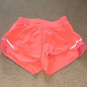 Lululemon Hotty Hot Low Rise Shorts 2.5”